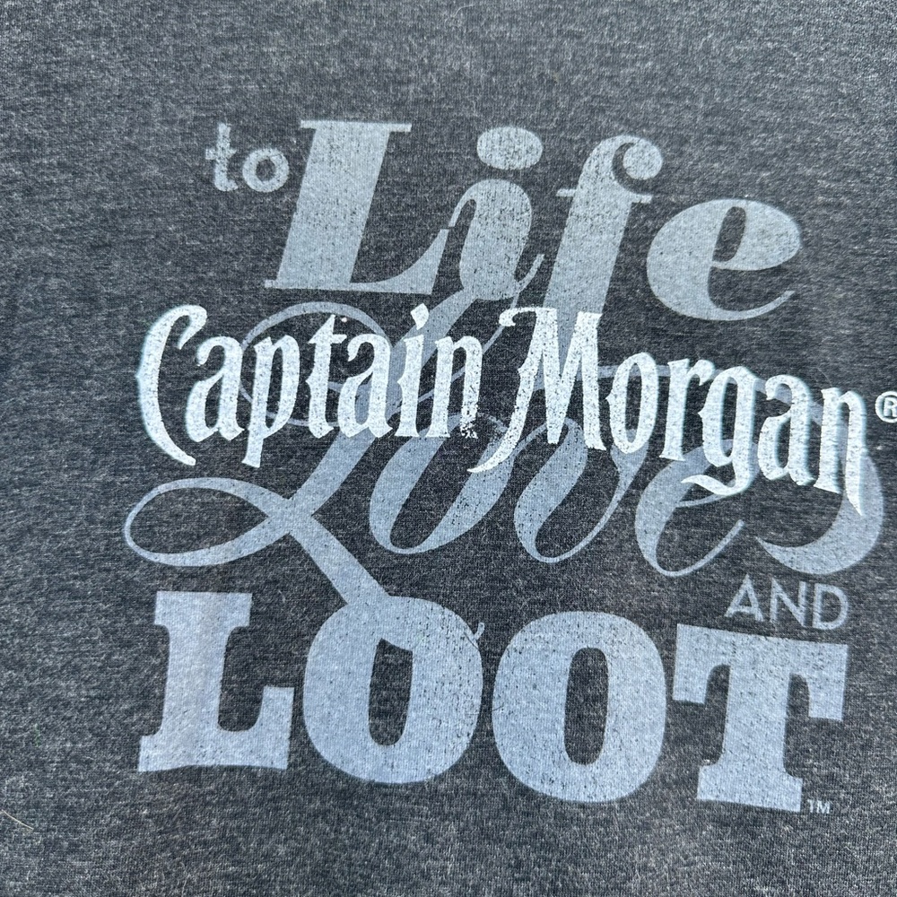 Like New Captain Morgan Tee Size Medium